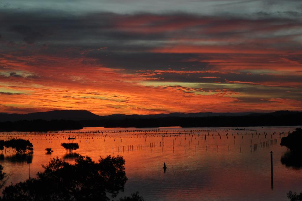 Chill-Out Lakeside - Wallis Lake Forster Room photo
